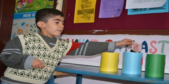 Köydeki çocuklar Haleplilere duyarsız kalmadı