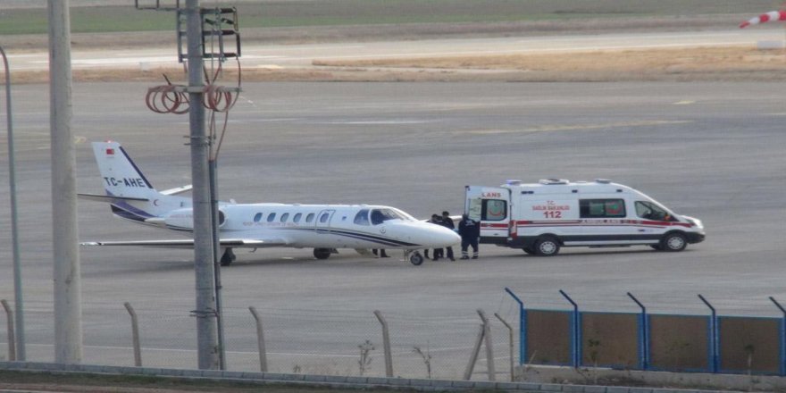 Yangında ağır yaralanan anne ambulans uçakla İstanbul'a sevk edildi