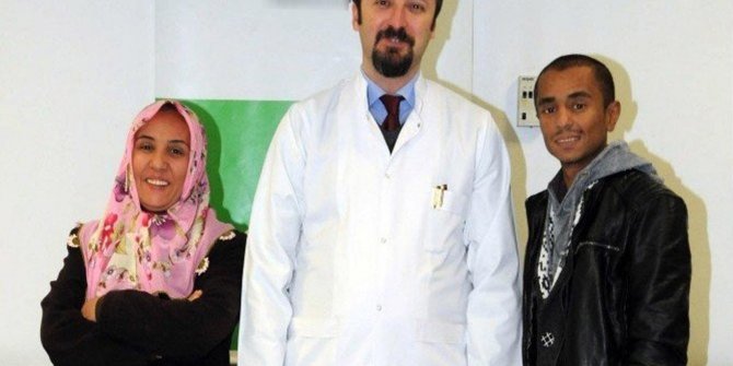 Kardeşine böbreğini verdi
