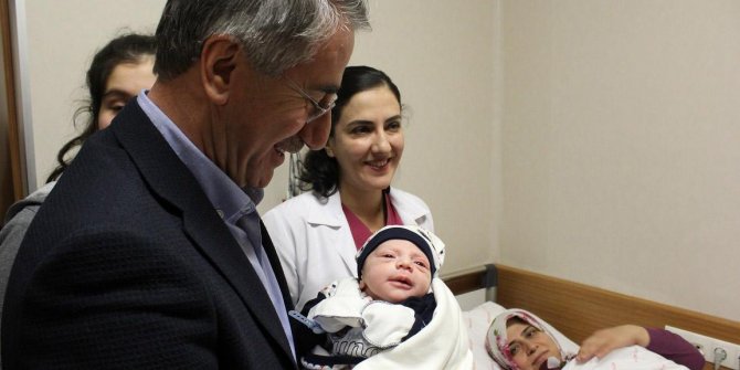 Yılın ilk bebeği Elazığ’da dünyaya geldi