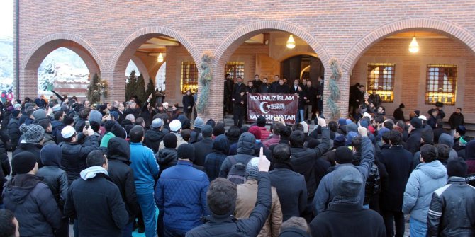 "Haçlı zihniyetinin ırgatları toplumumuzu parçalamak istiyor"