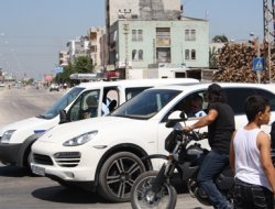 Lüks Araçtan Uyuşturucu Çıktı