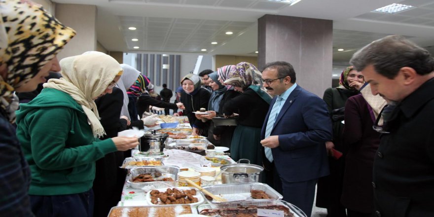 Tıp Fakültesi öğrencilerinden Halep halkı için kermes