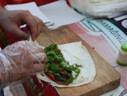 Çiğköfte, Ekmek Kapısı