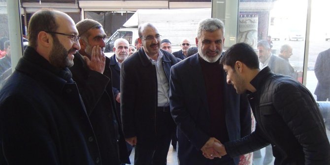 "Çukur ve barikat siyaseti Silvan halkı ve esnafını mağdur etti"