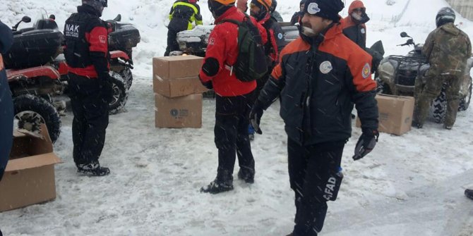 Kar yağışının kapattığı Karacabey yolu ulaşıma açıldı