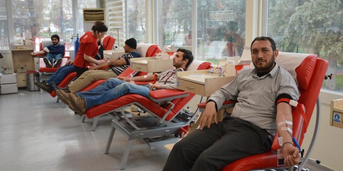 HÜDA PAR'dan kan bağışı çağrısına destek