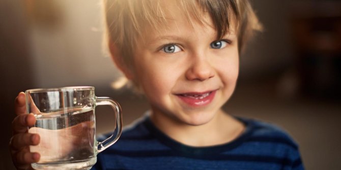 Kışında çocuklarınıza su içirmeyi unutmayın