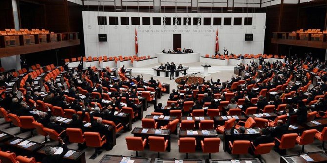 Anayasa değişikliği teklifinde 4 ve 5'inci maddeler kabul edildi