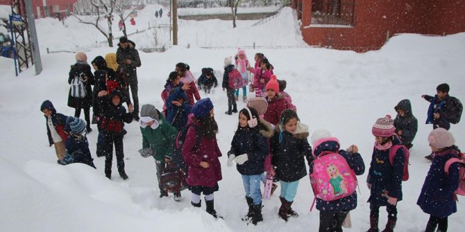 Üç ilde eğitime kar engeli