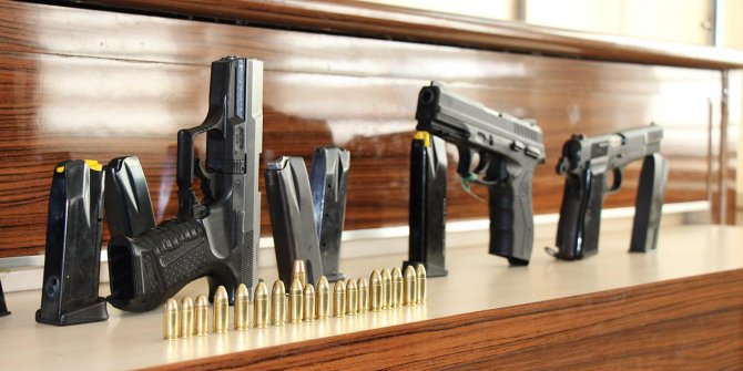 Evinde silah ele geçirilen şüpheli gözaltına alındı