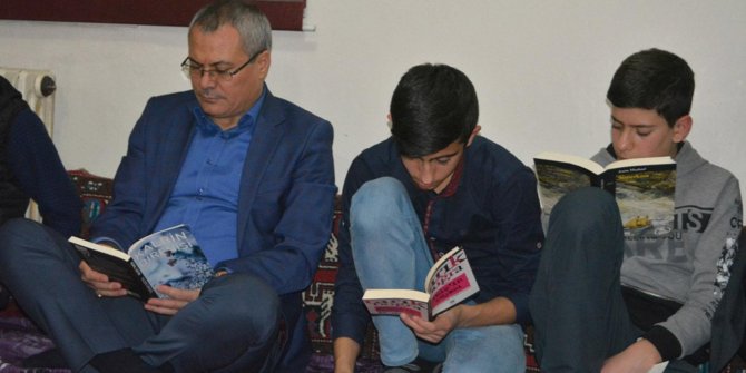 Her akşam yarım saat televizyonu kapatıp kitap okuyalım