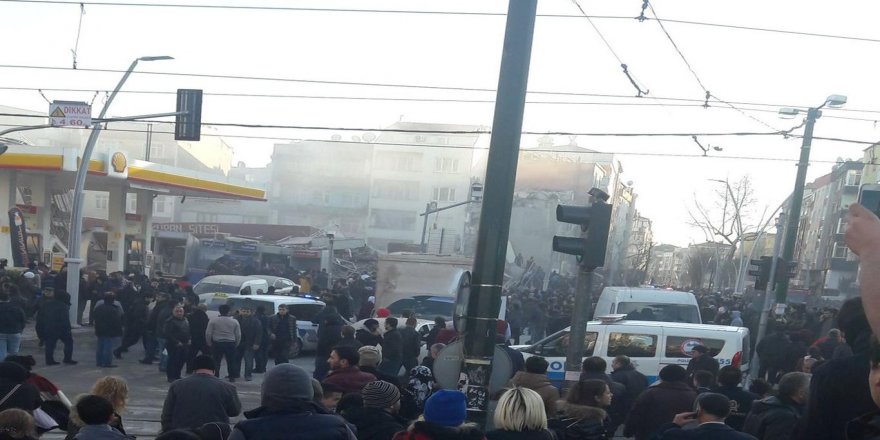 Li Stenbolê avahî hilweşiya: 2 Mirî 5 birîndar