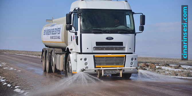 Diyarbakır'da buzlanmalara karşı buz çözücü solüsyon kullanılmaya başlandı