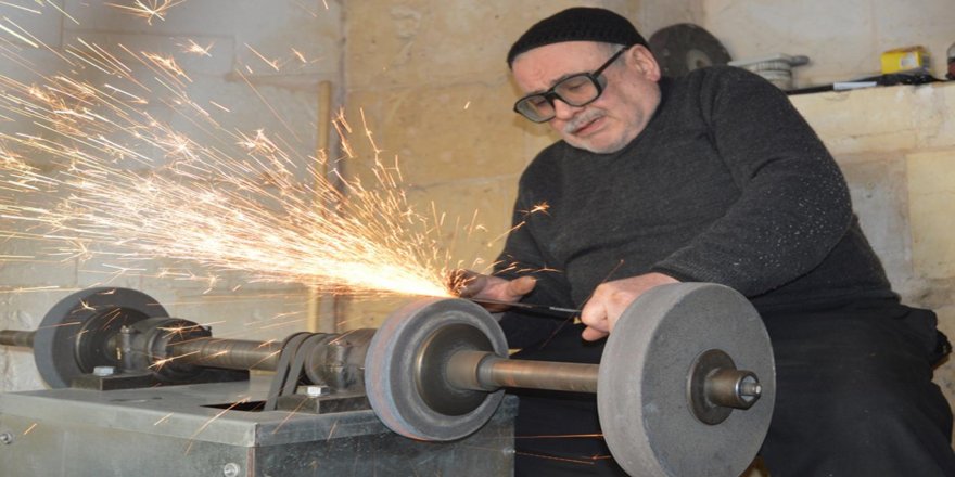 El yapımı bıçakçılık mesleğine ilgi azalıyor