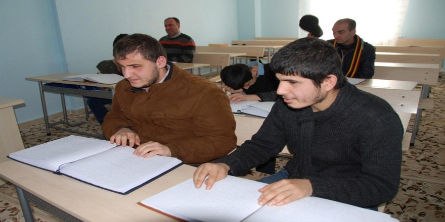 "Sabırlı ve azimli olun atlatamayacağınız hiçbir engel yoktur"