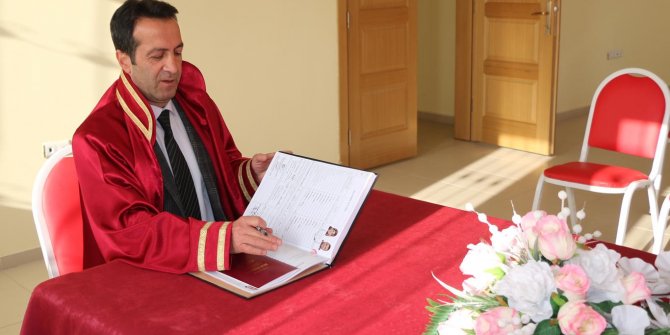 Bitlis merkezde 320 çift resmi nikâh kıydı
