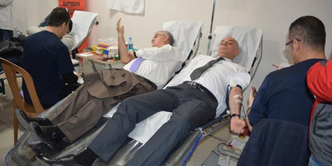 Batman Belediyesi personelinden kan bağışı