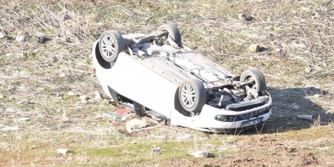 Otomobil şarampole yuvarlandı: 1 ölü, 3 yaralı