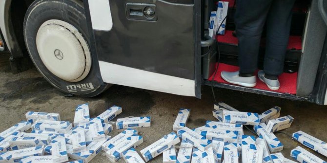 Yolcu otobüsünde gümrük kaçağı sigara ele geçirildi