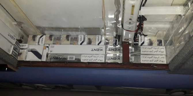 Aracın tavanına zulalanmış kaçak sigara ele geçirildi