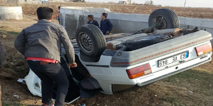 Takla atan otomobilin sürücüsü yaralandı