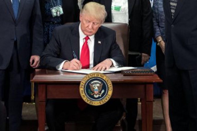 Trump têketina penaberên Sûriyê û yên ku ji welatên Misliman werin qedexe kir