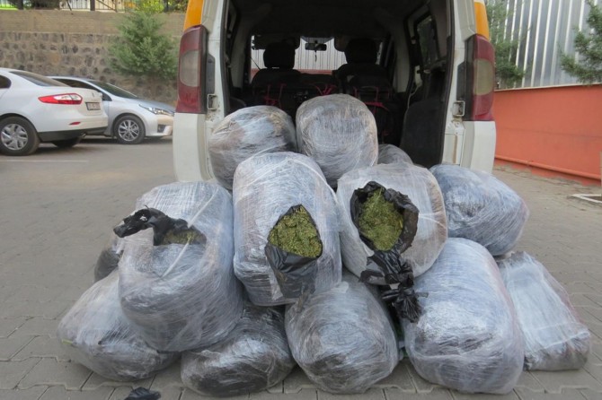 Diyarbakır'da araması olan 16 bin 266 kişi yakalandı