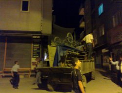 Elazığ Zabıtasından İşportacılara Gece Baskını