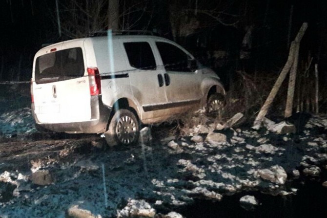 Diyarbakır'da kaza yapan araçta esrar bulundu