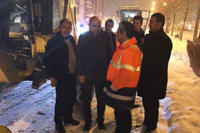 Diyarbakır'da karla mücadeleye karşı kriz masası oluşturuldu