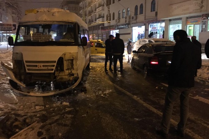 Batman'da kar ve don kazaları beraberinde getirdi