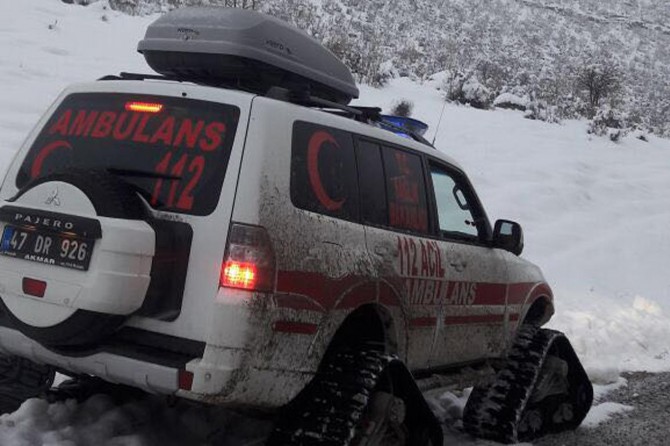 Mardin’de hastalar paletli ambulanslarla hastaneye ulaştırıldı