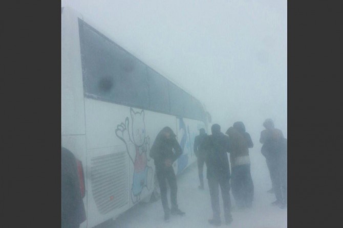 Bingöl-Muş Karayolu'nda birçok araç yolda kaldı