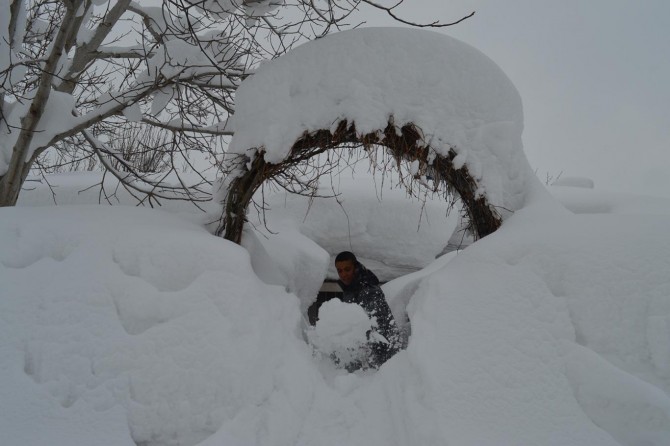 Ji bo ku têkevin xaniyên xwe tunel vedidin