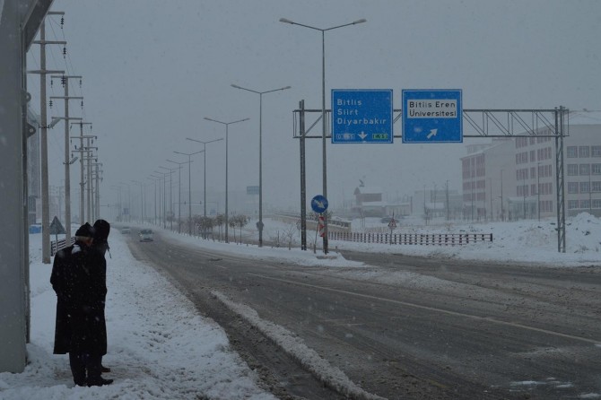 Bitlis-Diyarbakır Karayolu araç trafiğine kapatıldı