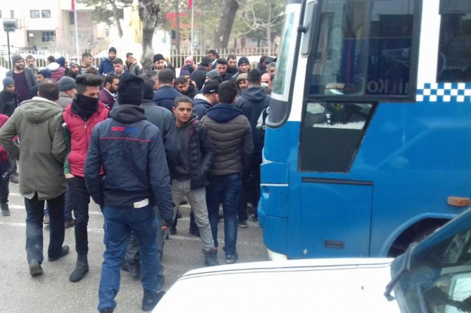 Van Beşyol mevkiinde halk otobüsünün çarptığı kadın yaralandı