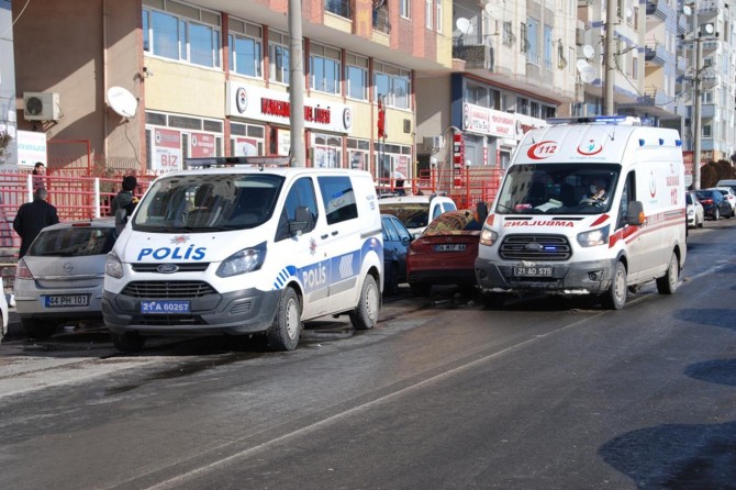 Xwe bi tifingê kuşt