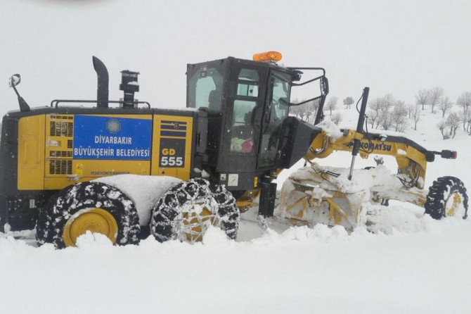 Diyarbakır’da 712 köyün yolu açılarak 85 hasta kurtarıldı