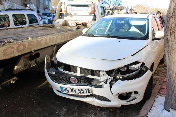 Elazığ’da maddi hasarlı zincirleme trafik kazası