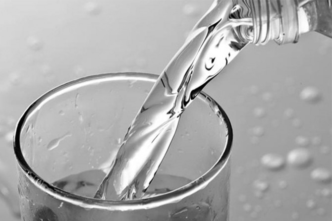 Susuzluk böbrek taşı riskini artırıyor