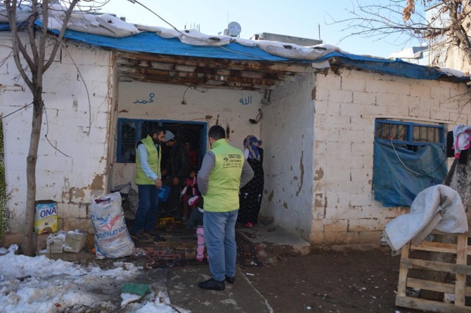 Ûmud-Der ji malbatên Sûriyeyî re alîkarî kir