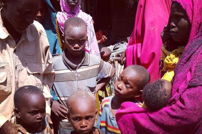 Dê Somalî bi xelayê re rû bi rû bimîne