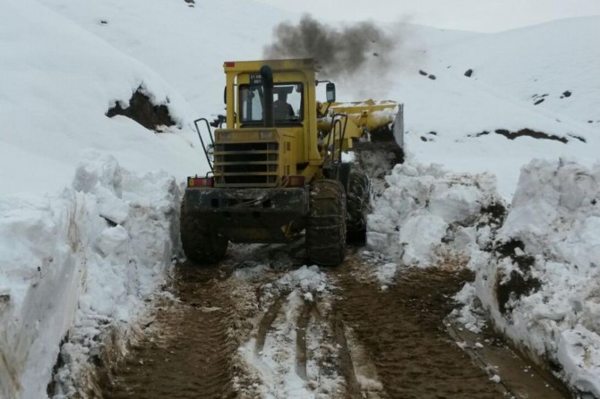 Diyarbakır’da 3 bin 651 kilometre yol kardan temizlendi
