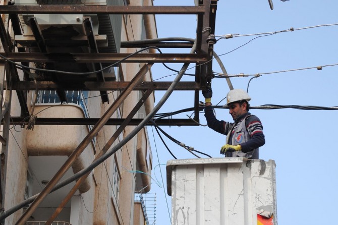 Di nava 2 rojan de 15 heb trafo şewitîn