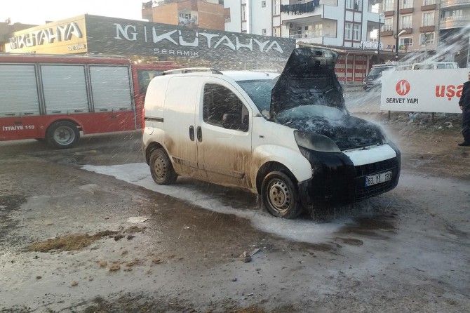 Siverek’te otomobil alev alev yandı