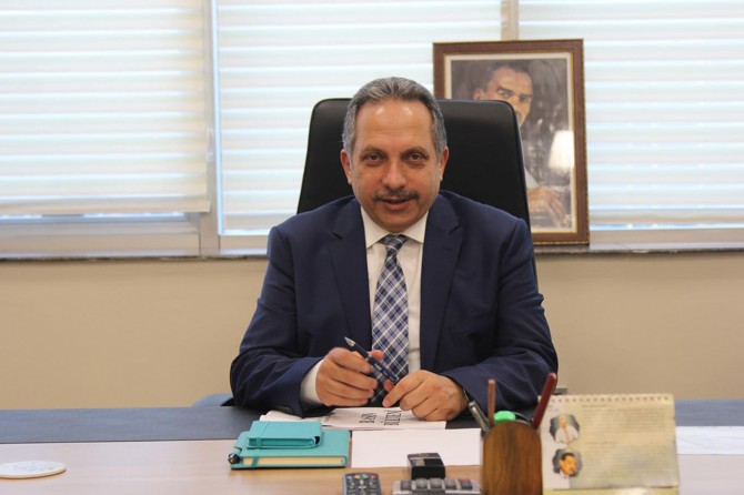 "Siyaseti siyasetçilere bırakıp hizmet yapacağız"