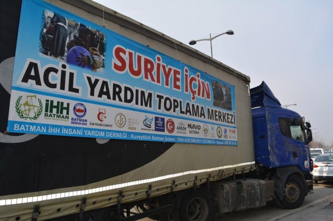Suriyeliler için toplanan yardımlar dualarla uğurlandı