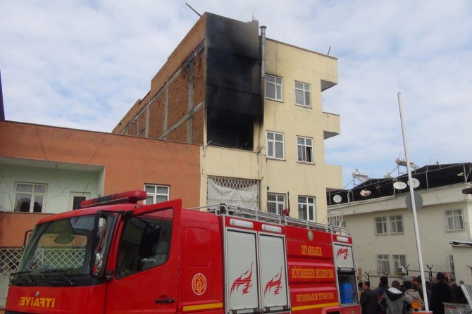 Çelenk ailesinin evi esrarengiz şekilde yine yandı