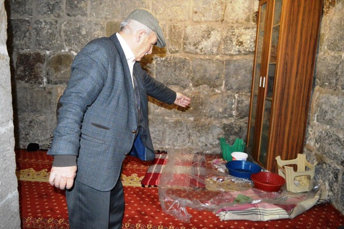 Pirsgirêkên mizgeftên ku ji nû ve hatine sazkirin didome